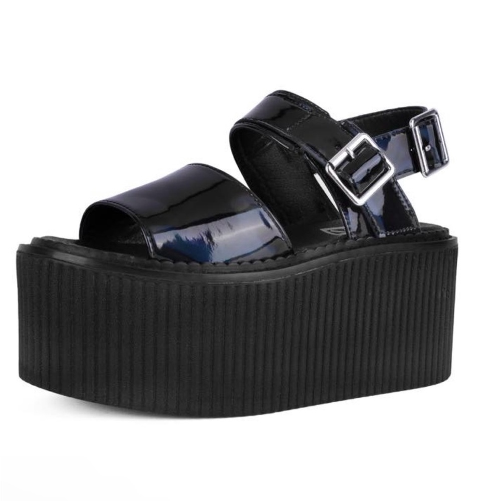 Tuk platform sandal